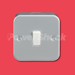 Knightsbridge Metal Clad 10AX 2-Way Switch - 1 Gang 2 Way Switch