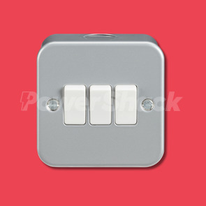 Knightsbridge Metal Clad 10AX 2-Way Switch - 3 Gang 2 Way Switch