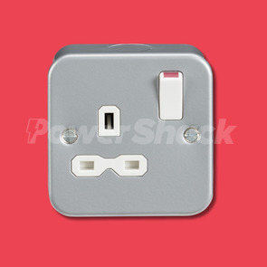 Knightsbridge Metal Clad 13A 1G DP Switched Socket - Switched